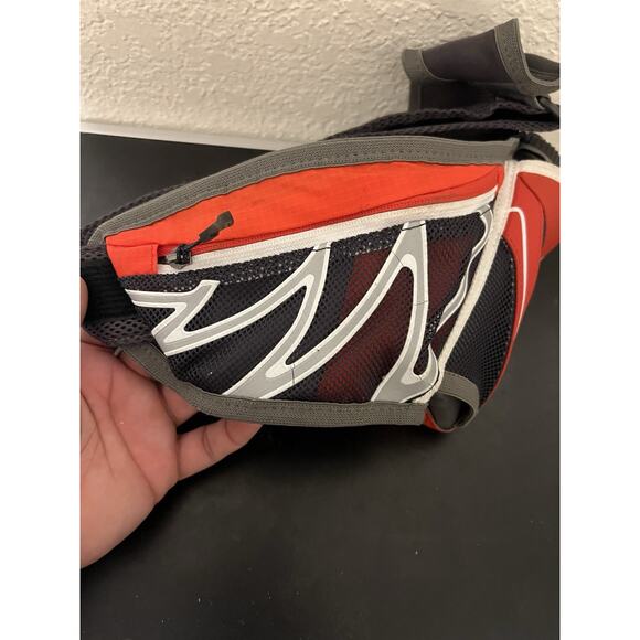 Salomon Sensibelt Bag Zippered Pocket Adjustable Waist Bottle Holder - Picture 6 of 9